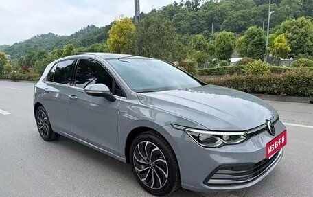 Volkswagen Golf VIII, 2023 год, 1 980 000 рублей, 1 фотография