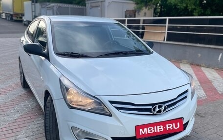 Hyundai Solaris II рестайлинг, 2014 год, 930 000 рублей, 1 фотография