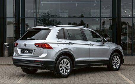 Volkswagen Tiguan II, 2019 год, 2 235 000 рублей, 6 фотография