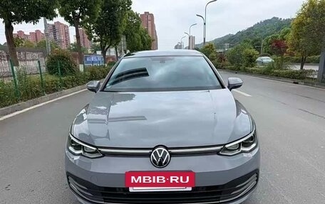 Volkswagen Golf VIII, 2023 год, 1 980 000 рублей, 3 фотография