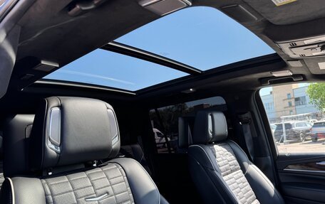 Cadillac Escalade V, 2023 год, 10 000 000 рублей, 19 фотография