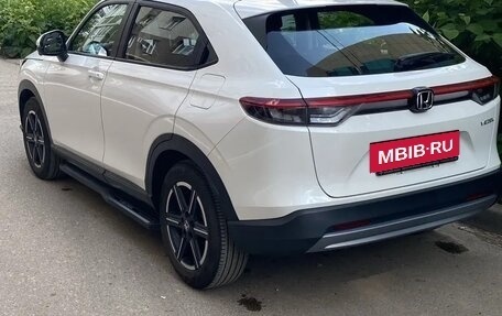 Honda Vezel, 2024 год, 3 250 000 рублей, 3 фотография