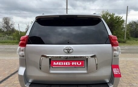 Toyota Land Cruiser Prado 150 рестайлинг 2, 2013 год, 3 100 000 рублей, 6 фотография