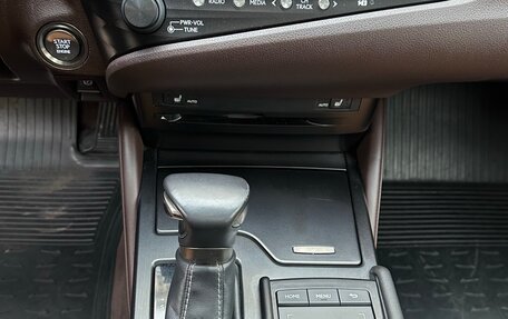 Lexus ES VII, 2019 год, 3 690 000 рублей, 13 фотография