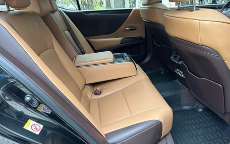 Lexus ES VII, 2019 год, 3 690 000 рублей, 19 фотография