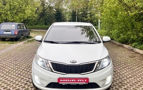 KIA Rio III рестайлинг, 2013 год, 897 000 рублей, 2 фотография