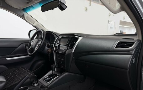 Mitsubishi L200 IV рестайлинг, 2020 год, 2 900 000 рублей, 10 фотография