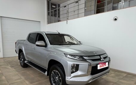 Mitsubishi L200 IV рестайлинг, 2020 год, 2 900 000 рублей, 2 фотография