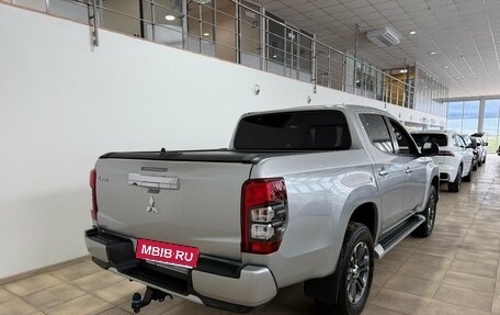 Mitsubishi L200 IV рестайлинг, 2020 год, 2 900 000 рублей, 4 фотография