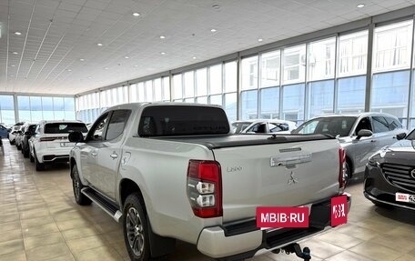Mitsubishi L200 IV рестайлинг, 2020 год, 2 900 000 рублей, 6 фотография