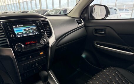 Mitsubishi L200 IV рестайлинг, 2020 год, 2 900 000 рублей, 13 фотография