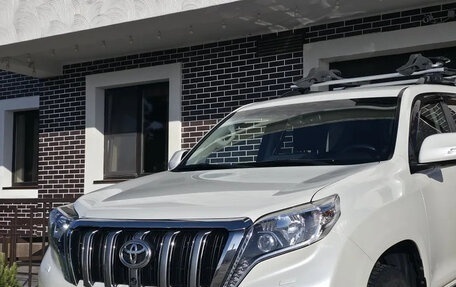 Toyota Land Cruiser Prado 150 рестайлинг 2, 2016 год, 4 650 000 рублей, 1 фотография