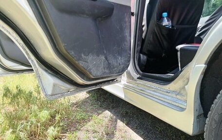 Nissan Wingroad III, 2001 год, 320 000 рублей, 21 фотография