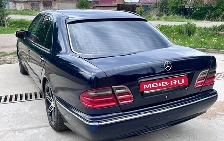Mercedes-Benz E-Класс, 2000 год, 450 000 рублей, 3 фотография