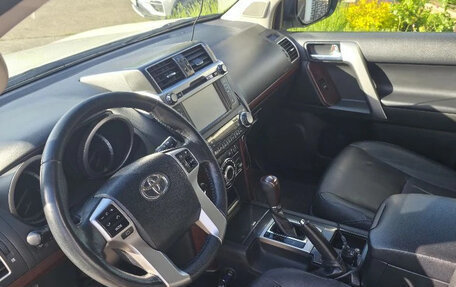 Toyota Land Cruiser Prado 150 рестайлинг 2, 2016 год, 4 650 000 рублей, 7 фотография