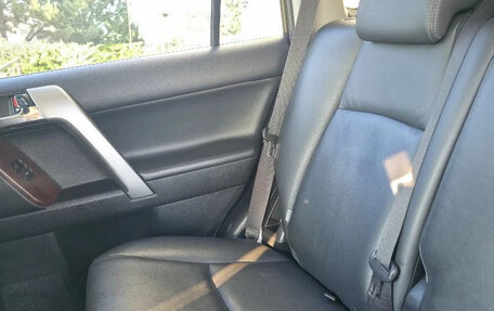 Toyota Land Cruiser Prado 150 рестайлинг 2, 2016 год, 4 650 000 рублей, 11 фотография