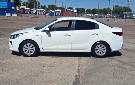 KIA Rio IV, 2018 год, 725 000 рублей, 2 фотография