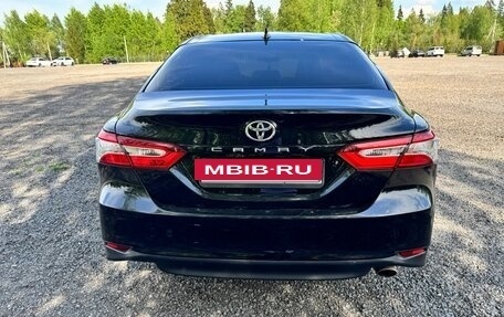 Toyota Camry, 2018 год, 2 500 000 рублей, 5 фотография