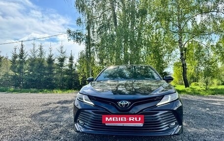 Toyota Camry, 2018 год, 2 500 000 рублей, 2 фотография