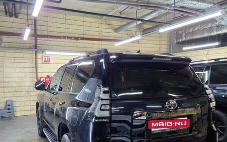 Toyota Land Cruiser Prado 150 рестайлинг 2, 2021 год, 6 100 000 рублей, 5 фотография