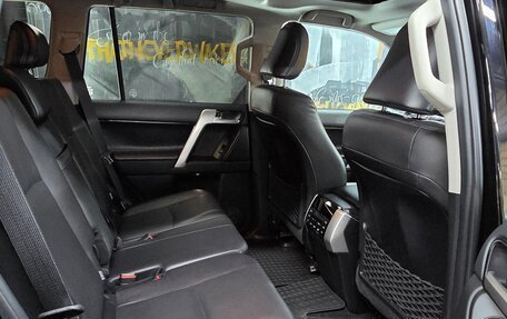 Toyota Land Cruiser Prado 150 рестайлинг 2, 2021 год, 6 100 000 рублей, 14 фотография