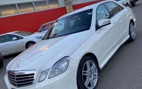 Mercedes-Benz E-Класс, 2010 год, 1 580 000 рублей, 2 фотография