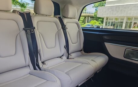 Mercedes-Benz V-Класс, 2026 год, 14 000 000 рублей, 3 фотография
