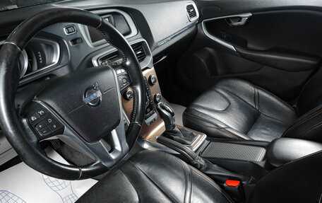 Volvo V40 II рестайлинг, 2014 год, 1 099 000 рублей, 8 фотография