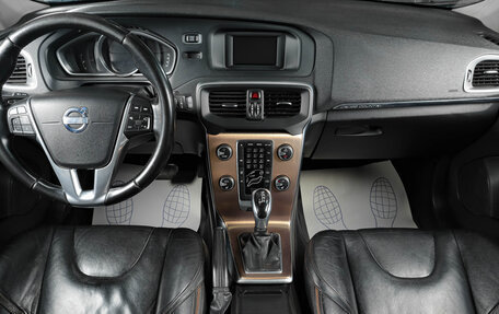 Volvo V40 II рестайлинг, 2014 год, 1 099 000 рублей, 13 фотография