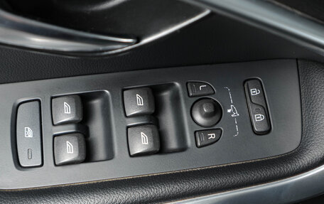 Volvo V40 II рестайлинг, 2014 год, 1 099 000 рублей, 19 фотография