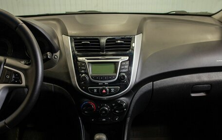 Hyundai Solaris II рестайлинг, 2012 год, 775 000 рублей, 26 фотография