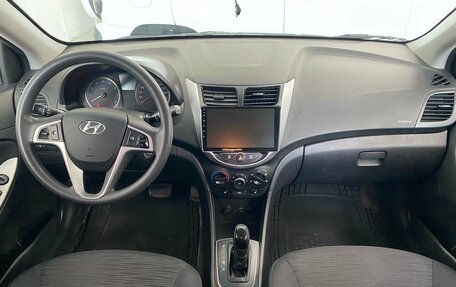 Hyundai Solaris II рестайлинг, 2015 год, 885 000 рублей, 14 фотография