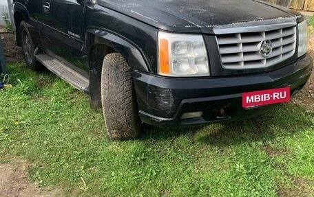 Cadillac Escalade II, 2004 год, 900 000 рублей, 14 фотография