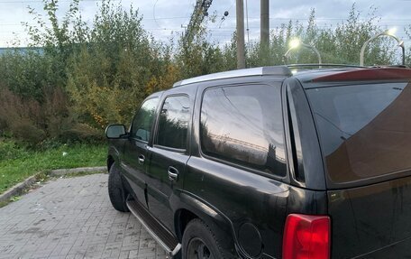 Cadillac Escalade II, 2004 год, 900 000 рублей, 21 фотография