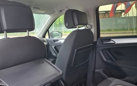 Volkswagen Tiguan II, 2018 год, 1 950 000 рублей, 5 фотография