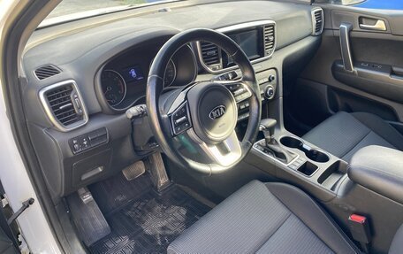 KIA Sportage IV рестайлинг, 2018 год, 2 148 000 рублей, 8 фотография