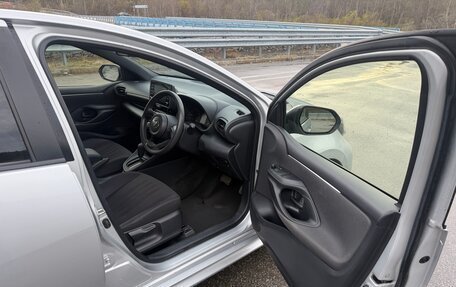 Toyota Yaris, 2020 год, 1 250 000 рублей, 15 фотография