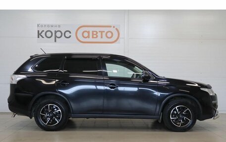 Mitsubishi Outlander III рестайлинг 3, 2014 год, 1 433 000 рублей, 4 фотография