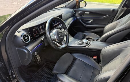 Mercedes-Benz E-Класс, 2018 год, 2 900 000 рублей, 5 фотография