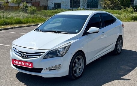 Hyundai Solaris II рестайлинг, 2014 год, 960 000 рублей, 2 фотография