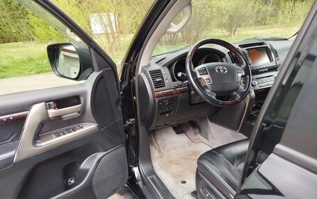 Toyota Land Cruiser 200, 2010 год, 2 400 000 рублей, 10 фотография