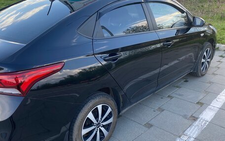 Hyundai Solaris II рестайлинг, 2017 год, 1 200 000 рублей, 3 фотография
