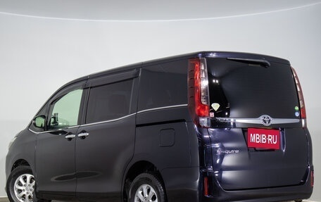 Toyota Esquire I, 2015 год, 2 579 000 рублей, 7 фотография