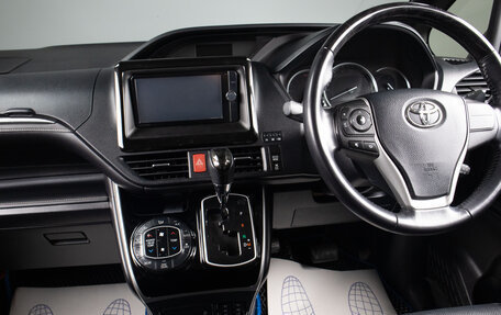 Toyota Esquire I, 2015 год, 2 579 000 рублей, 9 фотография