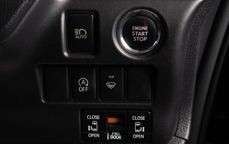 Toyota Esquire I, 2015 год, 2 579 000 рублей, 14 фотография