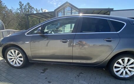 Opel Astra J, 2010 год, 585 000 рублей, 4 фотография