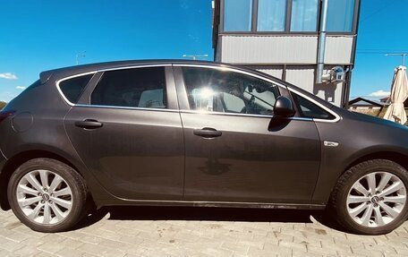 Opel Astra J, 2010 год, 585 000 рублей, 9 фотография
