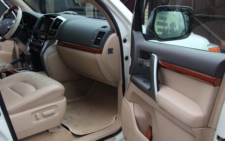 Toyota Land Cruiser 200, 2013 год, 5 000 000 рублей, 18 фотография