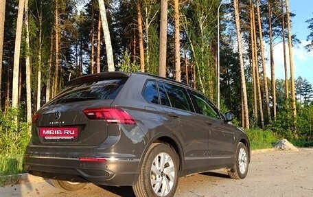 Volkswagen Tiguan II, 2021 год, 3 020 000 рублей, 6 фотография