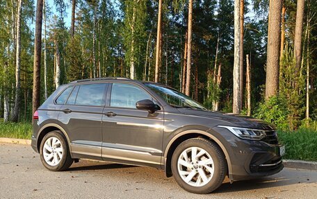 Volkswagen Tiguan II, 2021 год, 3 020 000 рублей, 8 фотография